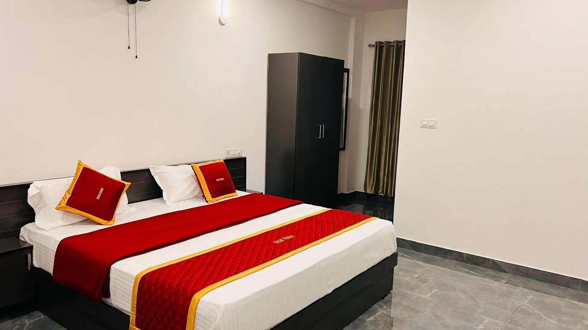 فندق Crescent Residency Padinjarathara