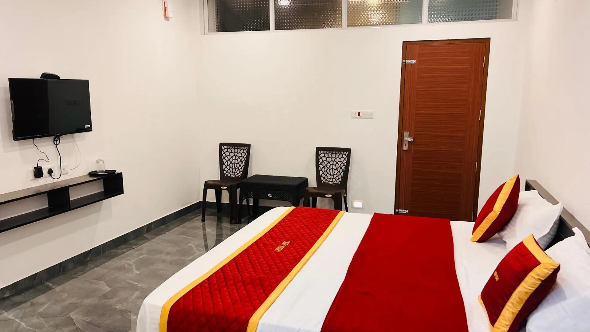 فندق Crescent Residency Padinjarathara