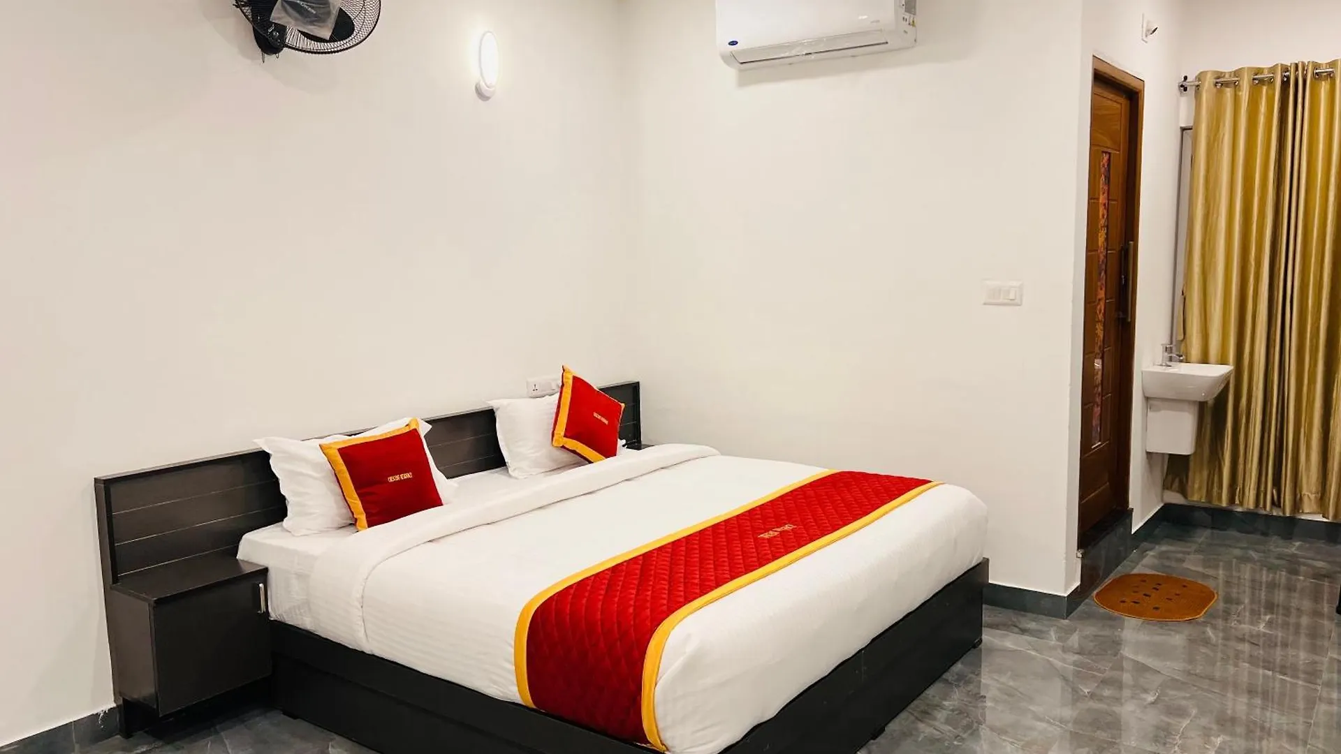فندق Crescent Residency Padinjarathara 0*,