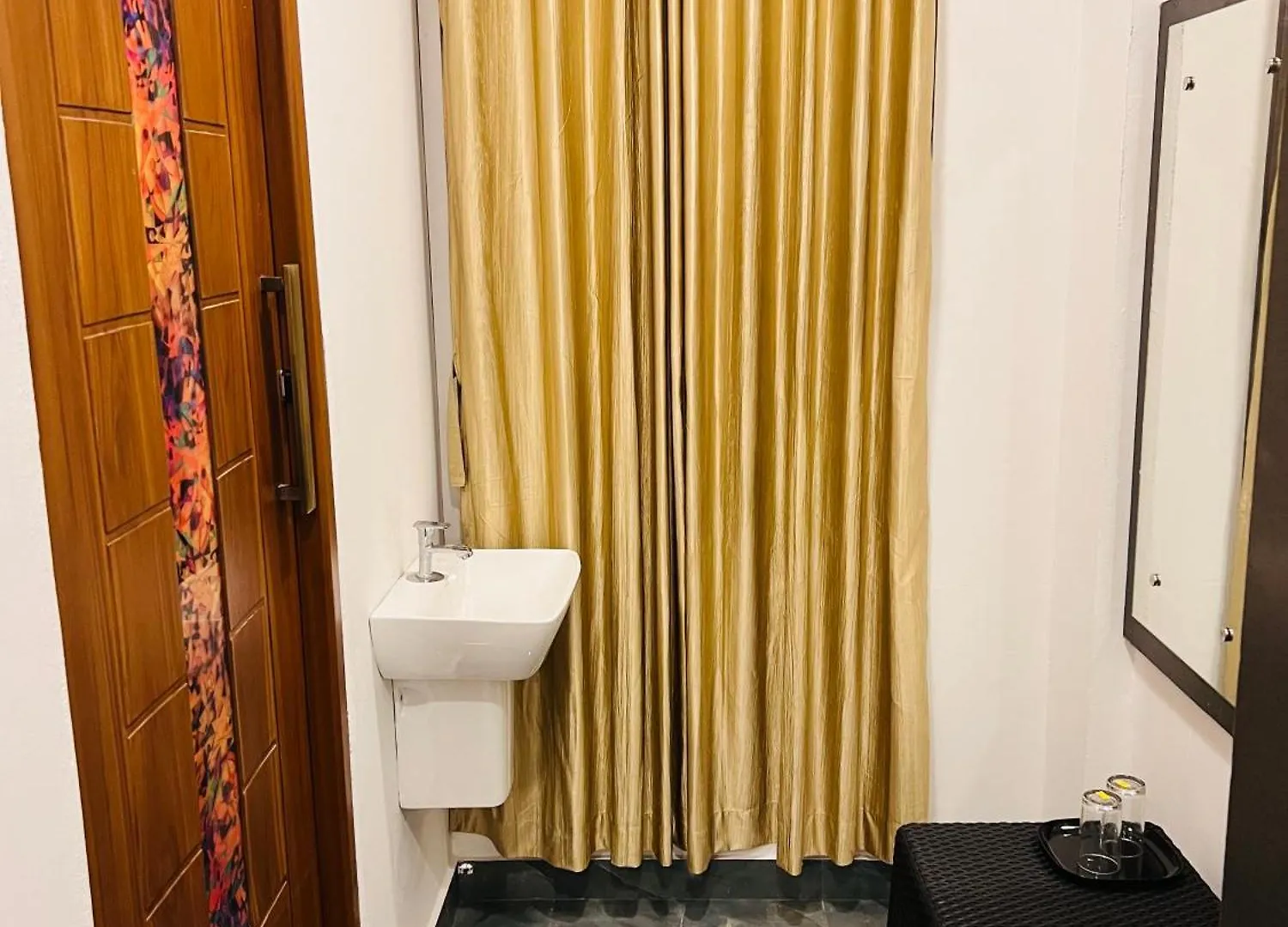 فندق Crescent Residency Padinjarathara الهند