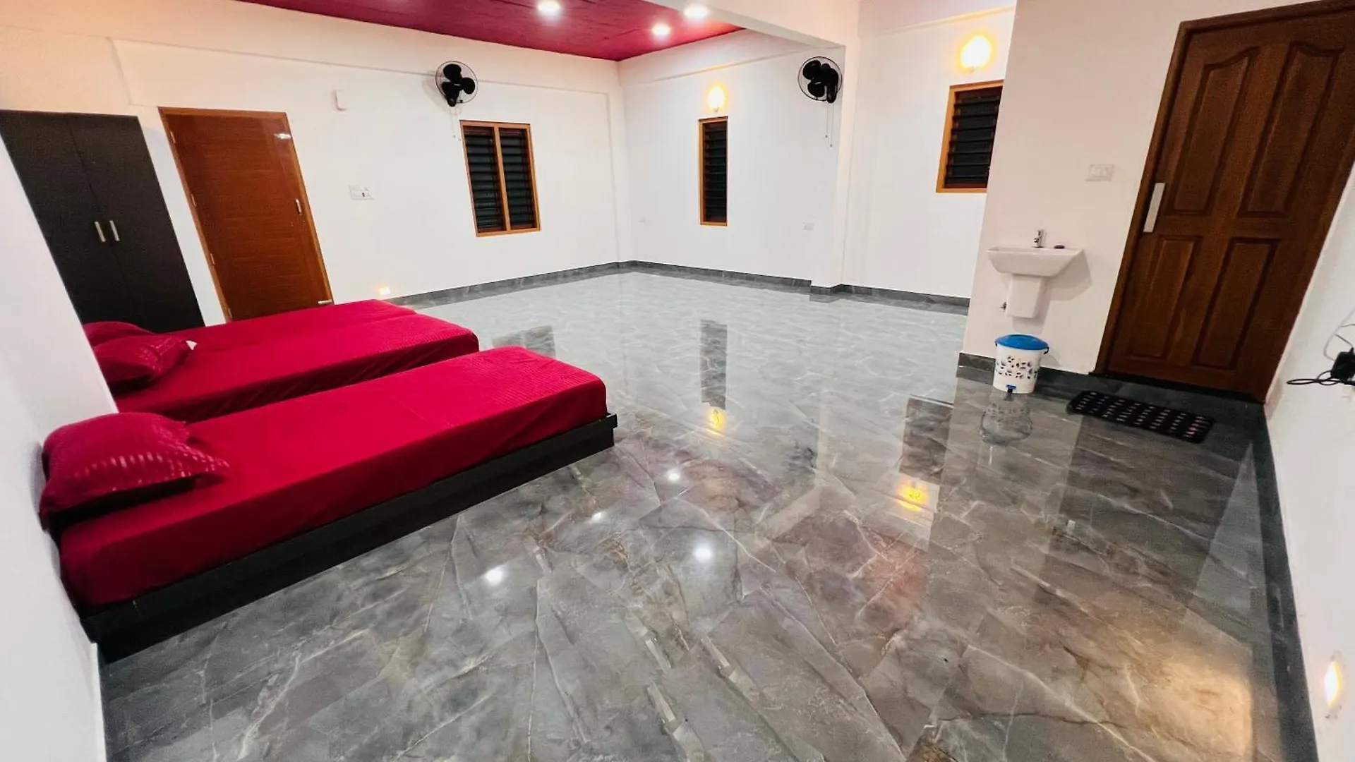 Padinjarathara Crescent Residency酒店 印度